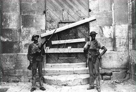 The Iron Gate, 1938. During the Great Arab Revolt the Temple Mount became a focal point of Muslim incitement and the British closed its gates for several months. (Erik Matson, Government Press Office)